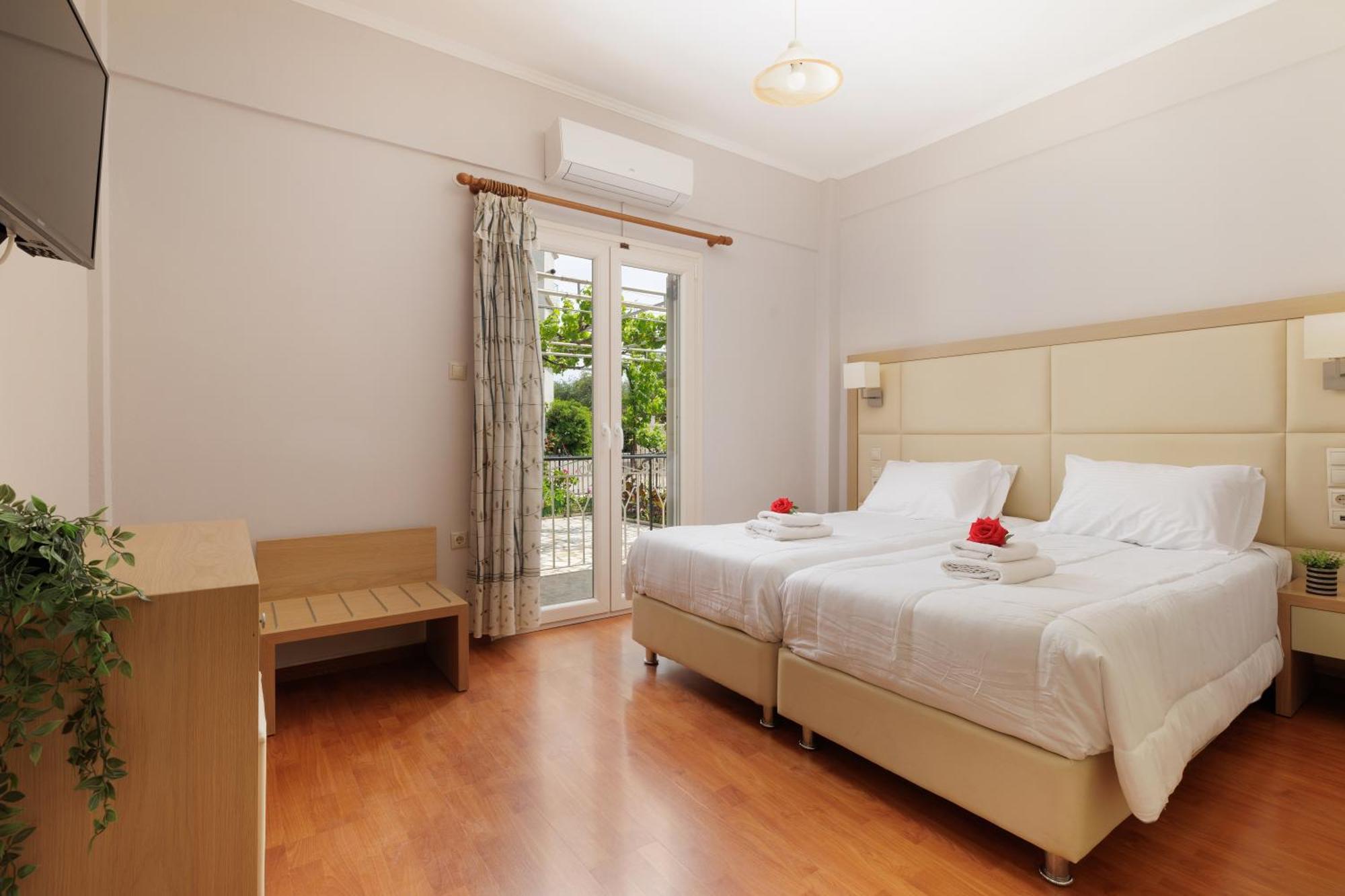 Santos Luxury Apartments Dassia  Exterior photo