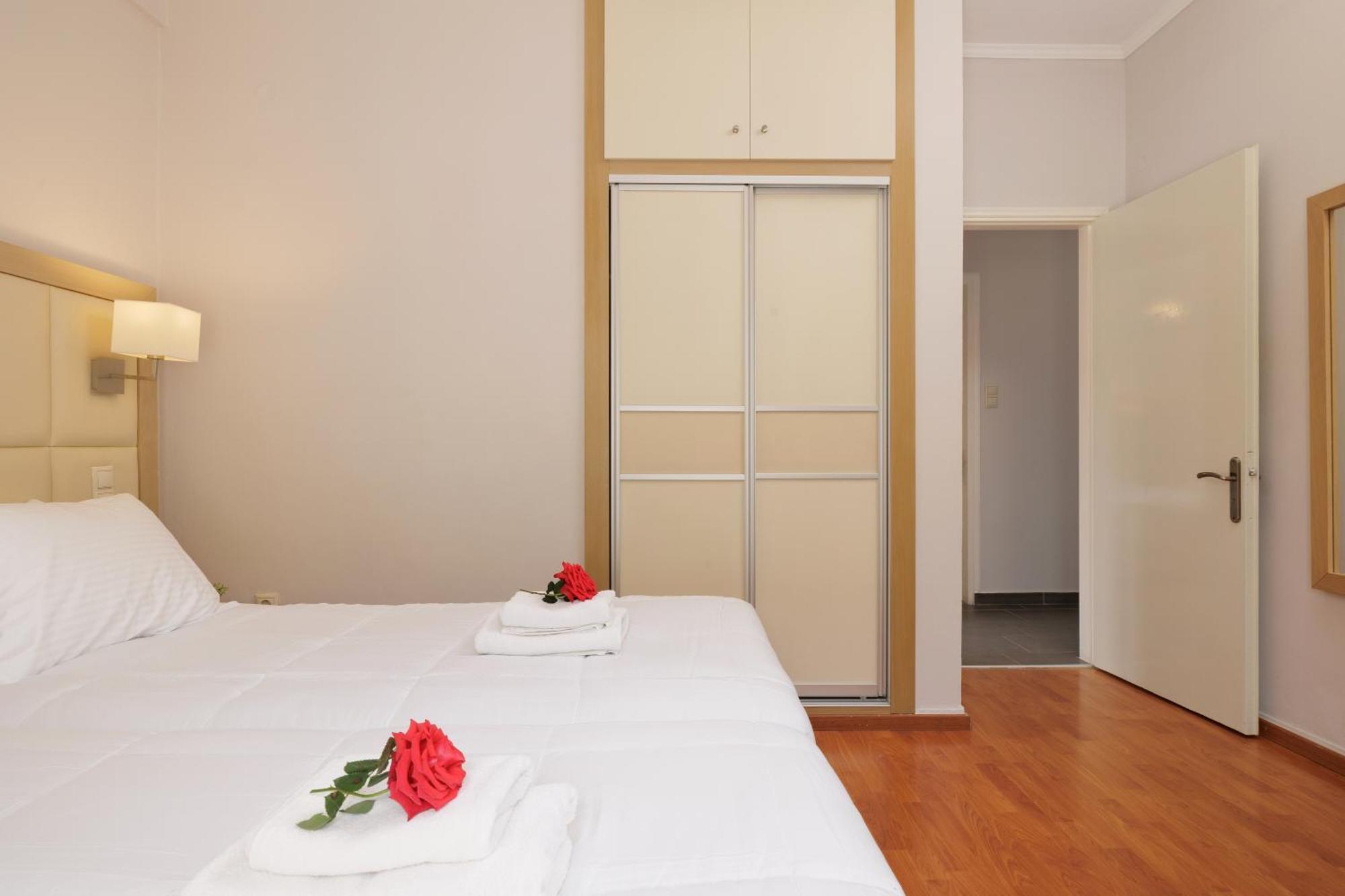 Santos Luxury Apartments Dassia  Exterior photo