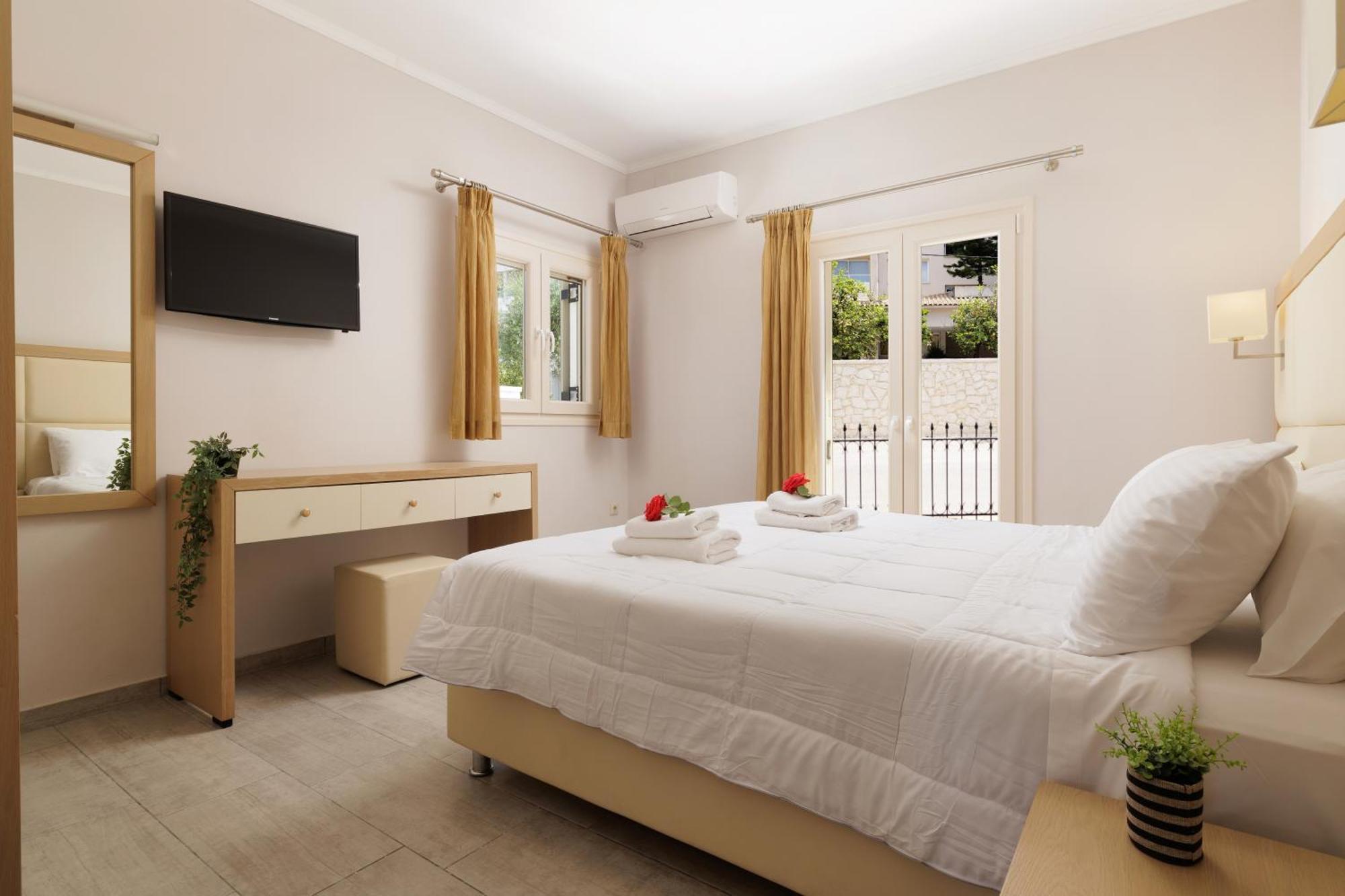 Santos Luxury Apartments Dassia  Exterior photo