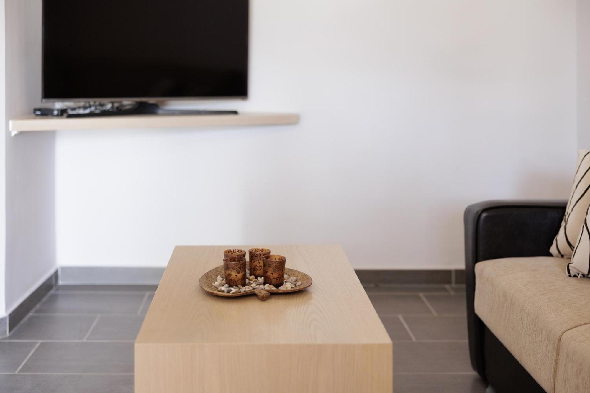 Santos Luxury Apartments Dassia  Room photo